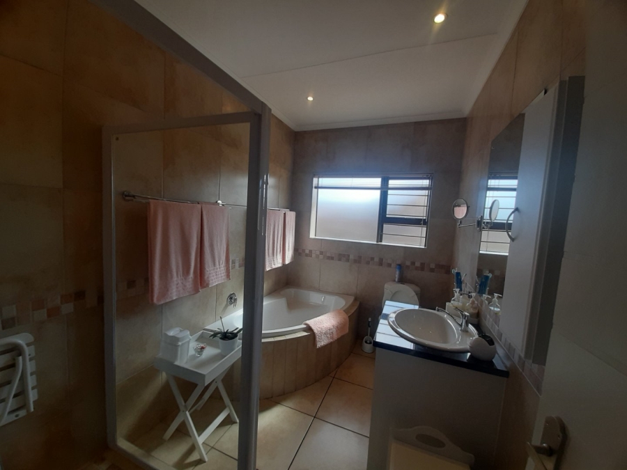 3 Bedroom Property for Sale in Heather Park Western Cape